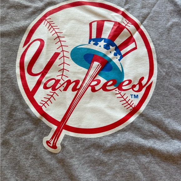Mitchell & Ness Gray Yankees Logo Tee shirt top nwt size large unisex - Picture 2 of 6